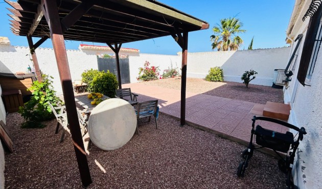 Återförsäljning - Villa -
Torrevieja - Costa Blanca