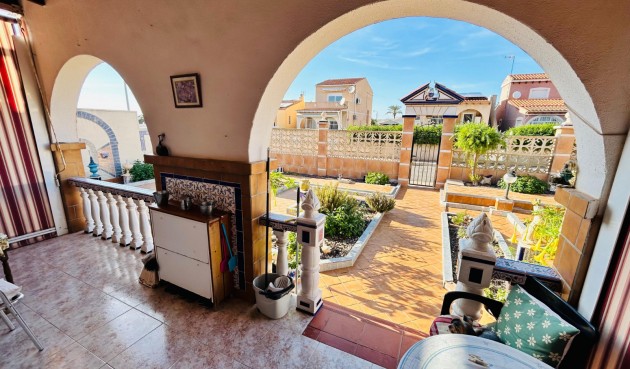 Återförsäljning - Villa -
Torrevieja - Costa Blanca