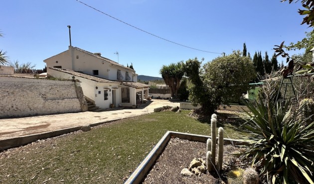 Resale - Villa -
Hondón de las Nieves - Inland