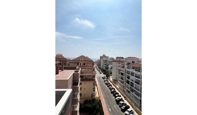 Återförsäljning - Takvåning -
Torrevieja - Torre La Mata