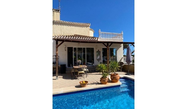 Återförsäljning - Villa -
Torrevieja - Los Balcones