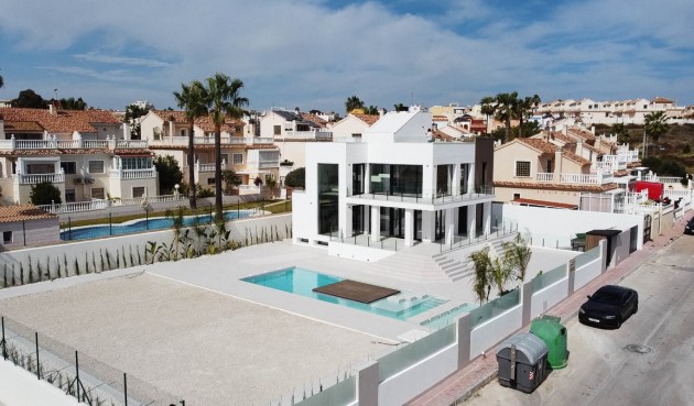 Reventa - Villa -
Torrevieja - Costa Blanca