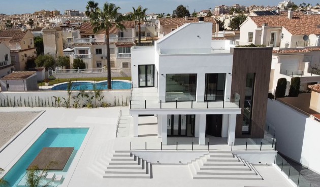 Reventa - Villa -
Torrevieja - Costa Blanca