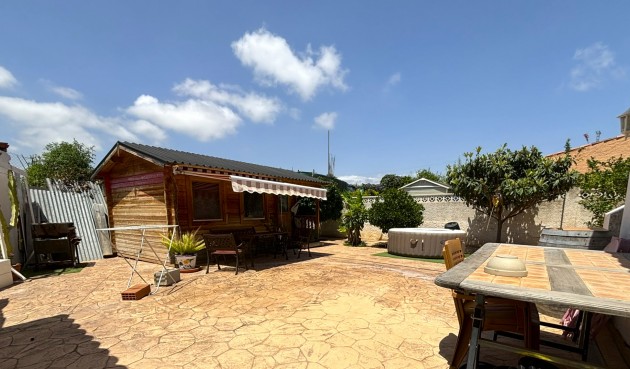 Återförsäljning - Town House -
Alfas del Pí - Costa Blanca