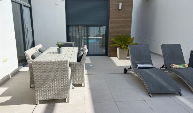 Reventa - Villa -
Los Montesinos - Costa Blanca