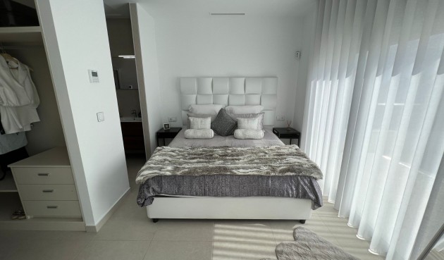 Reventa - Villa -
Los Montesinos - Costa Blanca