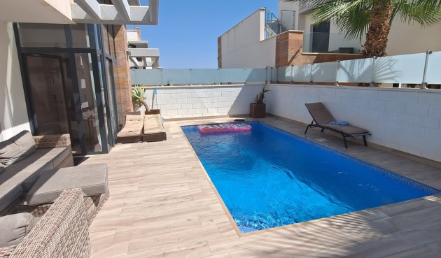 Brukt - Villa -
Cabo Roig - Costa Blanca