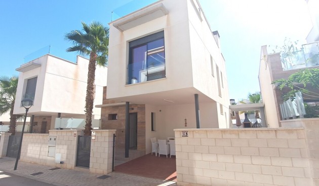 Brukt - Villa -
Cabo Roig - Costa Blanca