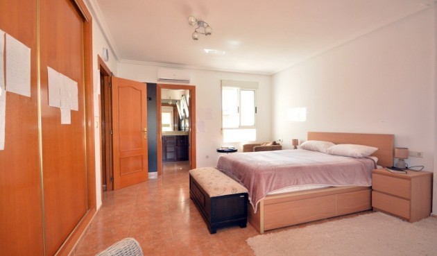 Återförsäljning - Town House -
Guardamar del Segura - Costa Blanca