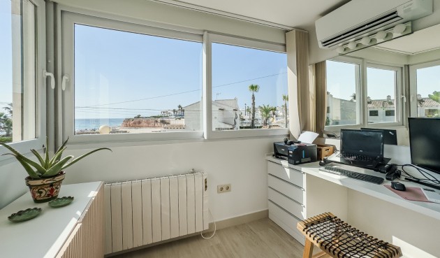 Återförsäljning - Apartment -
Orihuela Costa - Costa Blanca