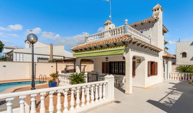 Brukt - Villa -
Orihuela Costa - La Zenia