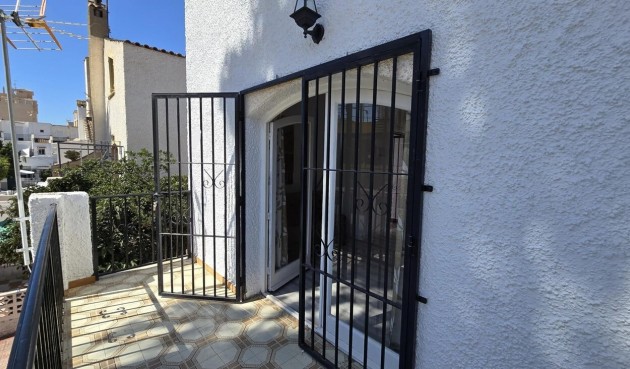 Återförsäljning - Bungalow -
Torrevieja - Nueva Torrevieja