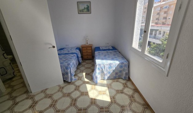 Återförsäljning - Bungalow -
Torrevieja - Nueva Torrevieja