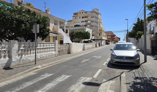 Återförsäljning - Bungalow -
Torrevieja - Nueva Torrevieja