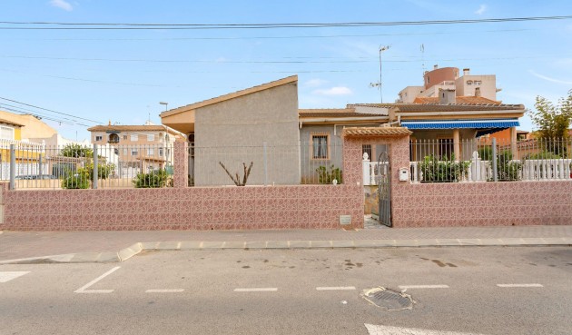 Brukt - Villa -
Torrevieja - Nueva Torrevieja