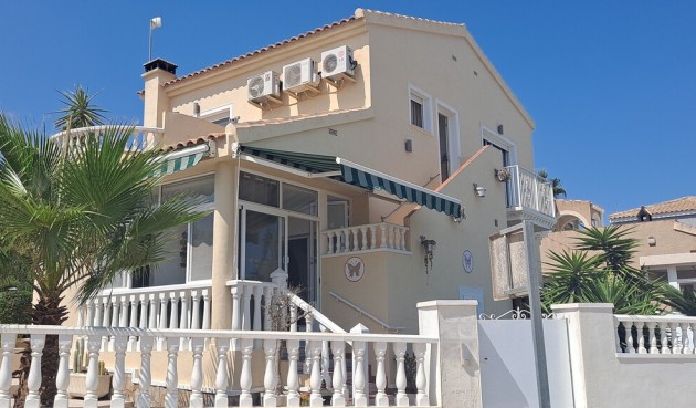 Resale - Villa -
Pinar de Campoverde - Inland