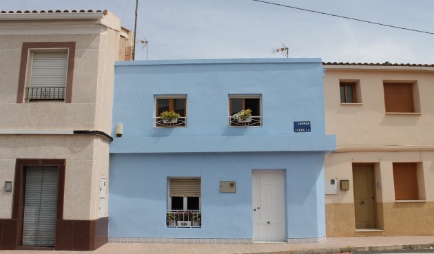 Återförsäljning - Town House -
Casas Del Señor - Inland