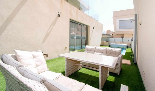 Reventa - Villa -
Mil Palmeras - Costa Blanca