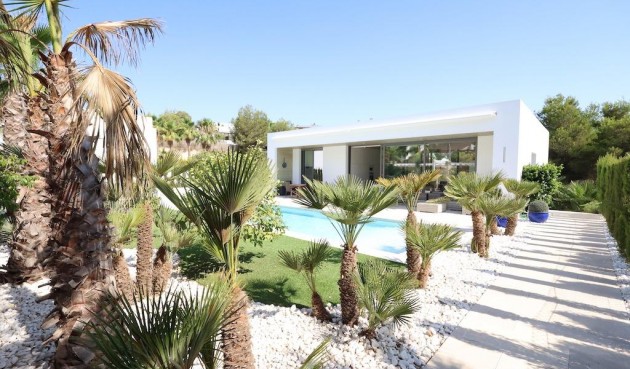 Resale - Villa -
San Miguel de Salinas - Inland