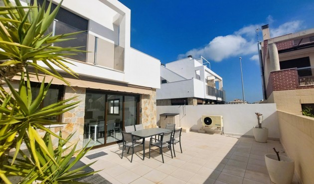 Återförsäljning - Town House -
Orihuela Costa - Costa Blanca