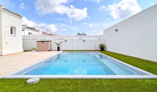 Resale - Villa -
Torrevieja - Costa Blanca