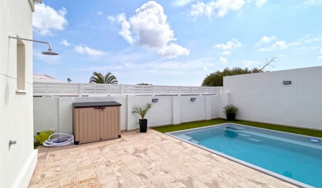 Återförsäljning - Villa -
Torrevieja - Costa Blanca