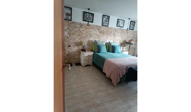 Återförsäljning - Duplex -
Torrevieja - Acequion