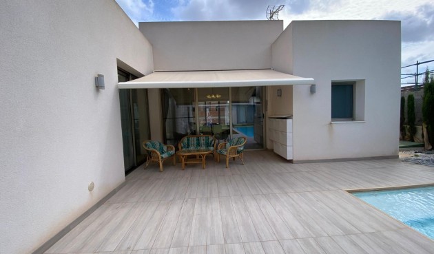 Resale - Villa -
Benijofar - Pueblo