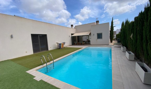 Resale - Villa -
Benijofar - Pueblo