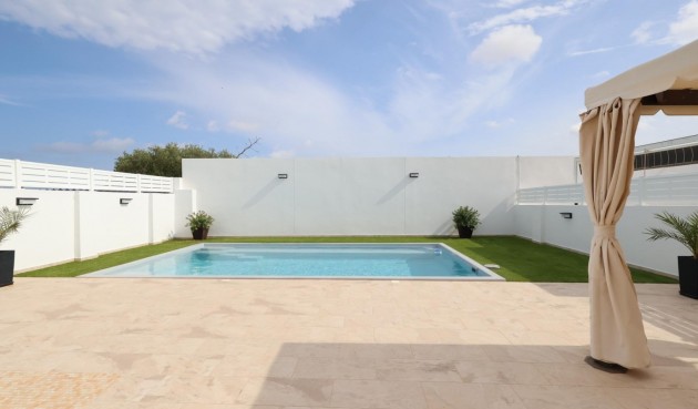 Resale - Villa -
Torrevieja - Costa Blanca