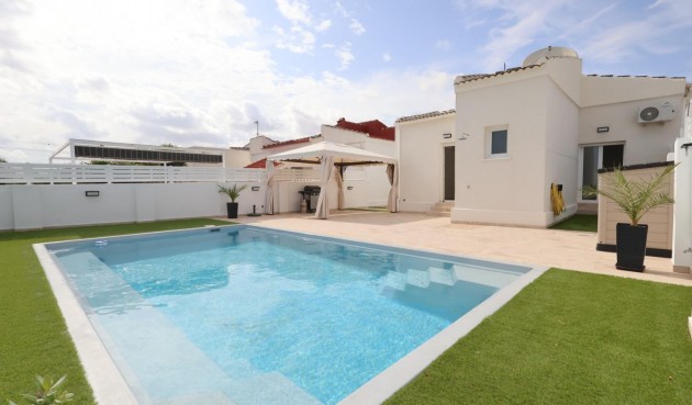 Brukt - Villa -
Torrevieja - Costa Blanca