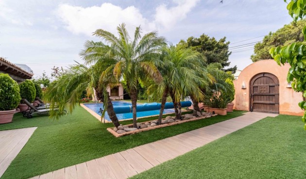 Resale - Villa -
Torrevieja - Costa Blanca