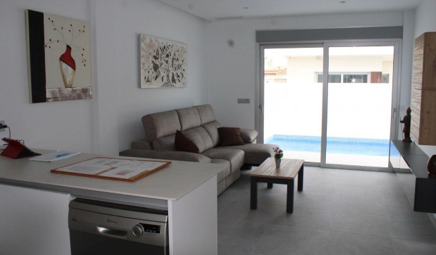 Resale - Villa -
San Fulgencio - Pueblo