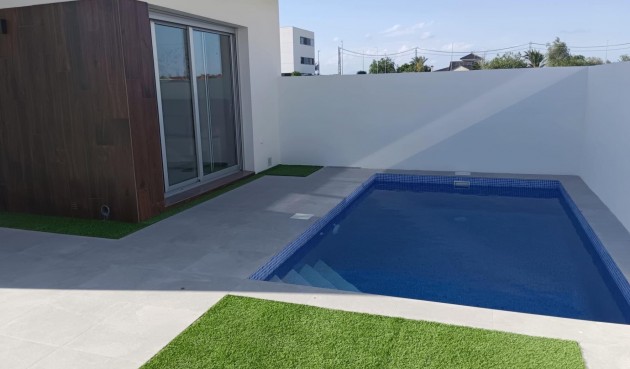 Resale - Villa -
San Fulgencio - Pueblo