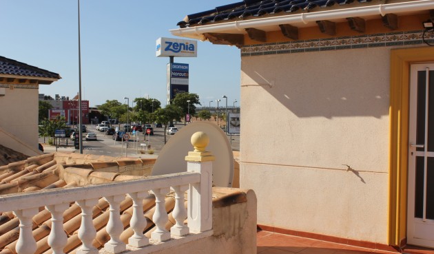 Resale - Villa -
La Zenia - Costa Blanca