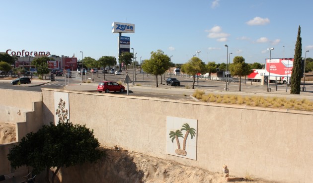 Återförsäljning - Villa -
La Zenia - Costa Blanca