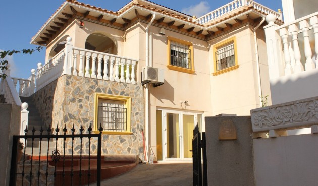 Resale - Villa -
La Zenia - Costa Blanca