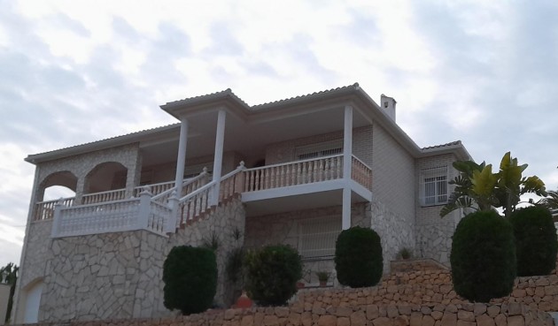 Återförsäljning - Town House -
La Nucía - Costa Blanca