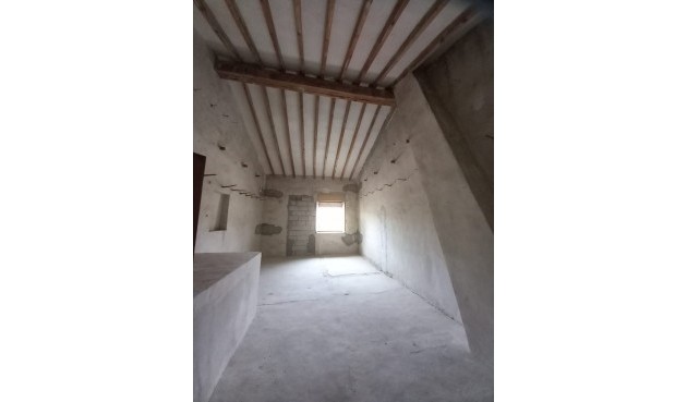 Brukt - Town House -
Algueña - Inland