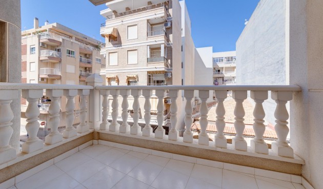 Återförsäljning - Duplex -
Torrevieja - Playa de los Locos