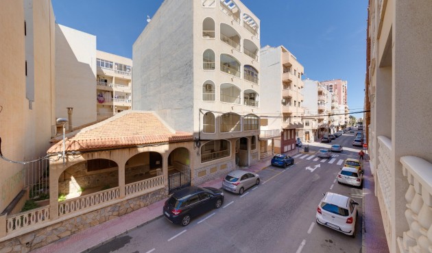 Återförsäljning - Duplex -
Torrevieja - Playa de los Locos