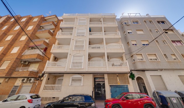 Resale - Duplex -
Torrevieja - Playa de los Locos