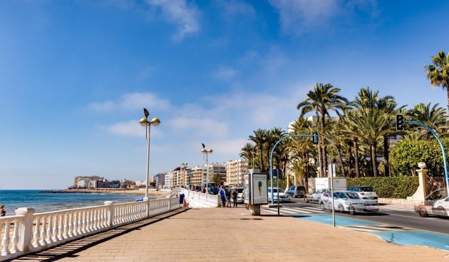 Återförsäljning - Duplex -
Torrevieja - Playa de los Locos