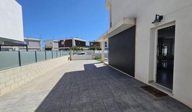 Resale - Villa -
Gran Alacant - Monte Y Mar Bajo