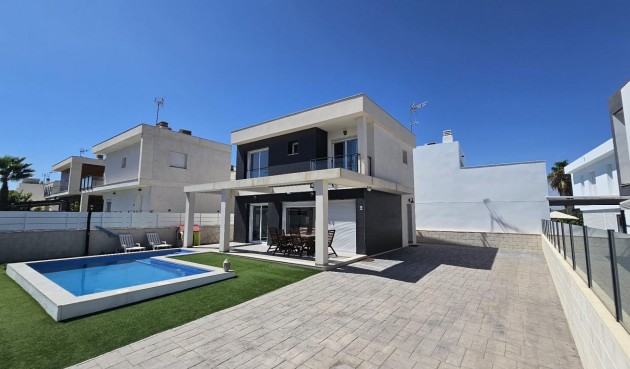 Resale - Villa -
Gran Alacant - Monte Y Mar Bajo