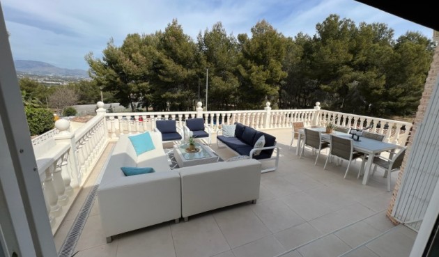 Resale - Villa -
Alfas del Pí - Costa Blanca