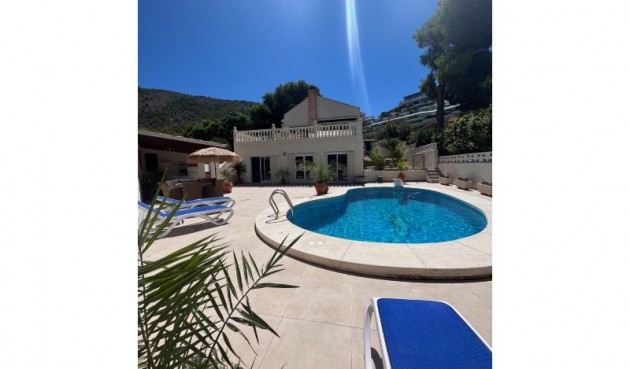 Resale - Villa -
Alfas del Pí - Costa Blanca