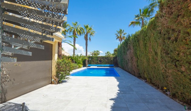 Brukt - Villa -
Orihuela Costa - Costa Blanca