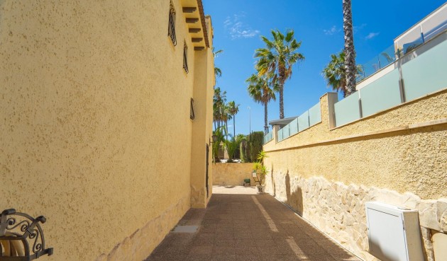 Resale - Villa -
Orihuela Costa - Costa Blanca