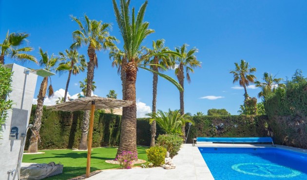 Brukt - Villa -
Orihuela Costa - Costa Blanca